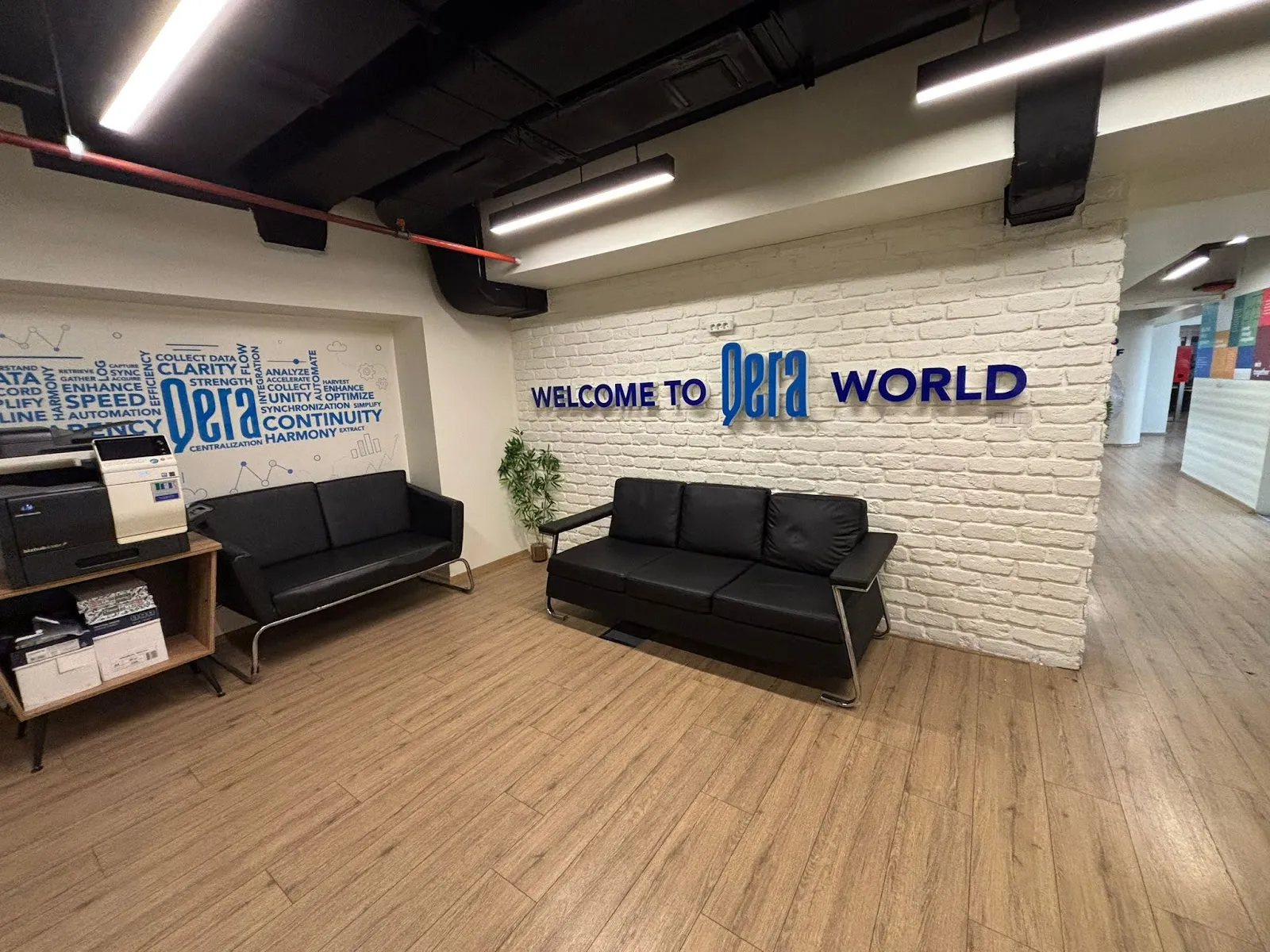 Qera ofis karşılama/lounge alanı